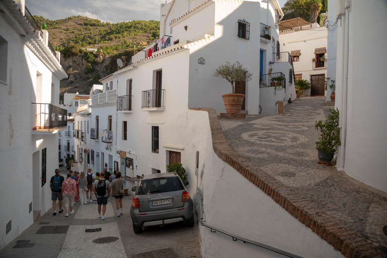 Torremolinos/Benalmádena: Excursión a las Cuevas de Nerja con Frigiliana