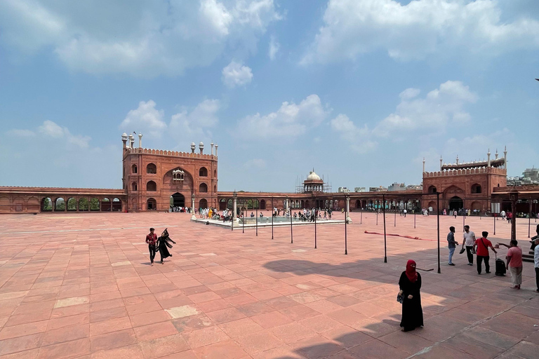 From Delhi Airport: Layover Guided Old &amp; New Delhi TourFull Day New &amp; Old Delhi Tour With Car, Guide &amp; Entry Fees