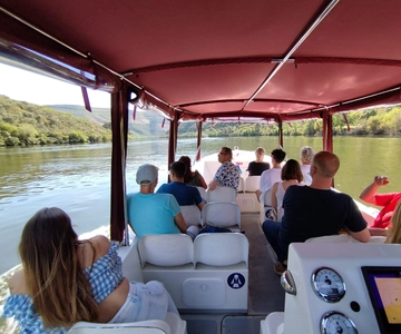Pinhão: Douro River 1H Boat Trip with Port Wine