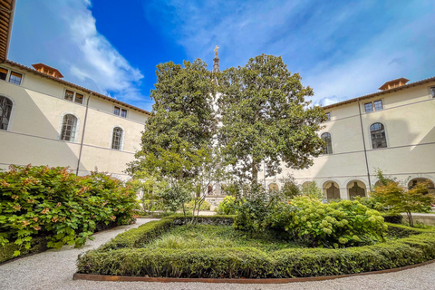 Guided walk from Old Lyon to the Presqu'île with a guide Guided walking tour from Old Lyon to the Presqu'île district with a guide