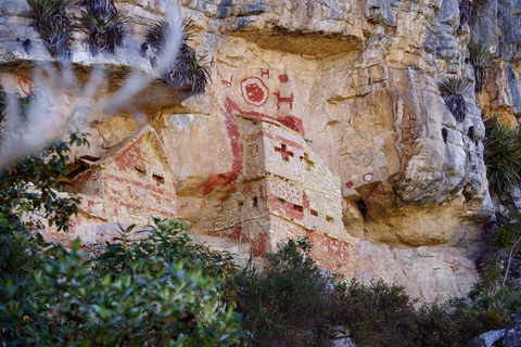 Chachapoyas: Mausolei Revash e Museo Leymebamba