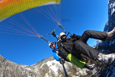 Tandem Paragliding Flight in LUCERNE / Professional – Safe – Executive Lucerne: Paragliding over Lake Lucerne in the Swiss Alps