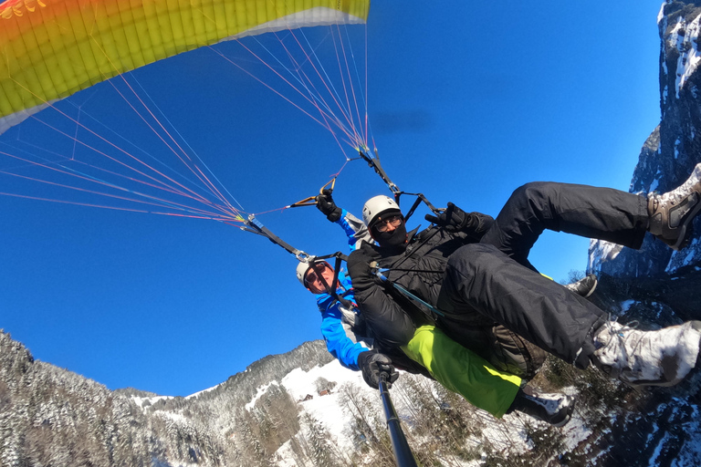 Tandem Paragliding Flight in LUCERNE / Professional – Safe – Executive Lucerne: Paragliding over Lake Lucerne in the Swiss Alps