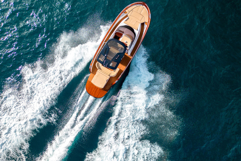 Capri: Secret Corners Boat Tour with Local Skipper