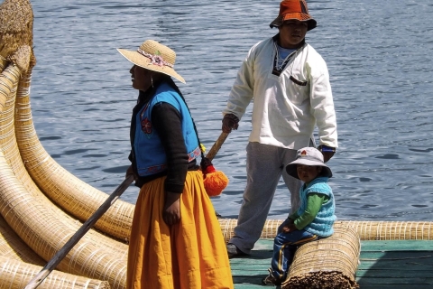 Excursión de día completo por el Lago Titicaca a las Islas de los Uros y Taquile