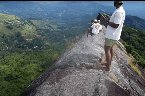 Kandy: Hanthana Lizard’s Back Hike