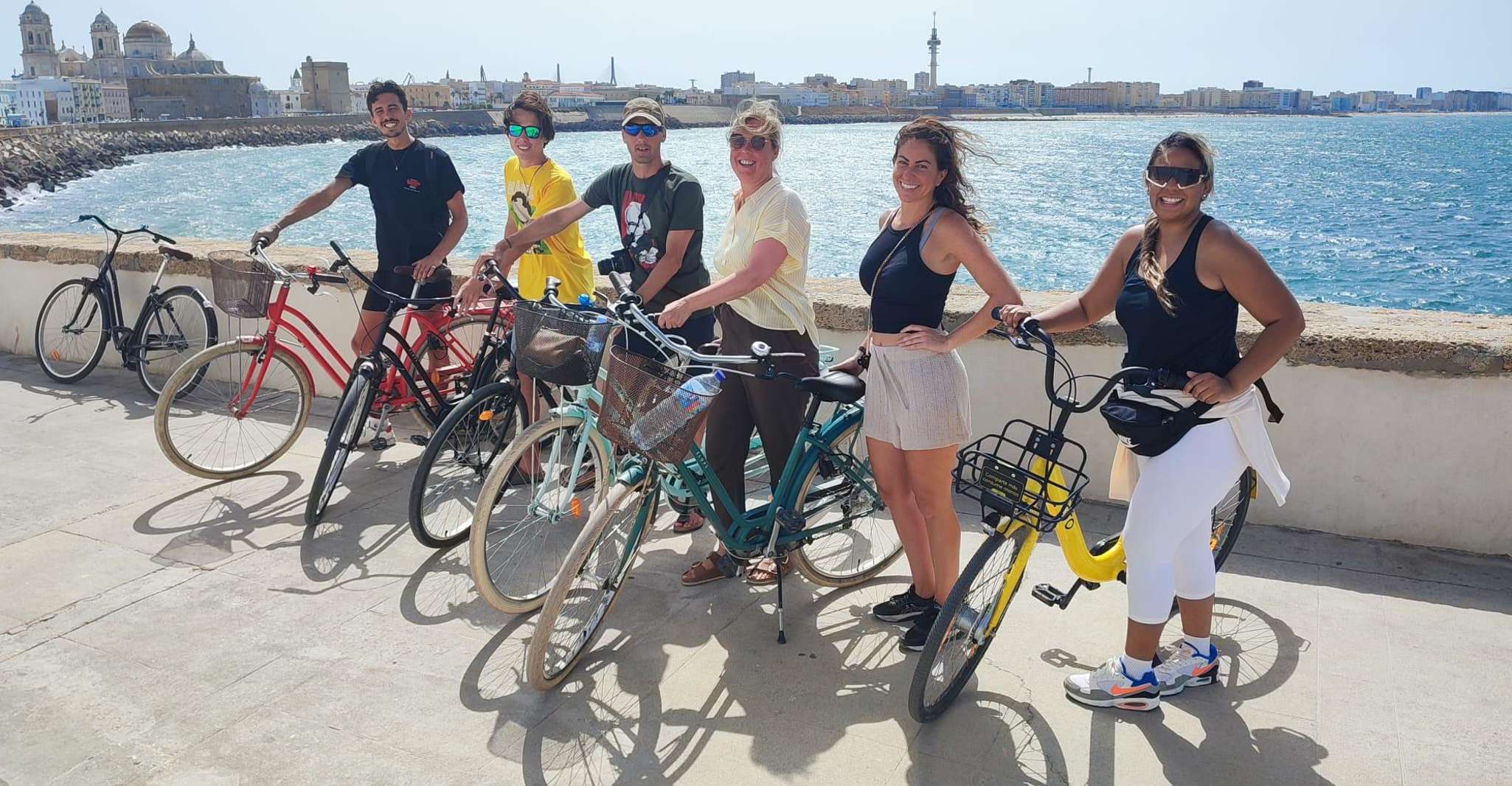Cadiz: City Sightseeing Guided Tour by Bike photo 1