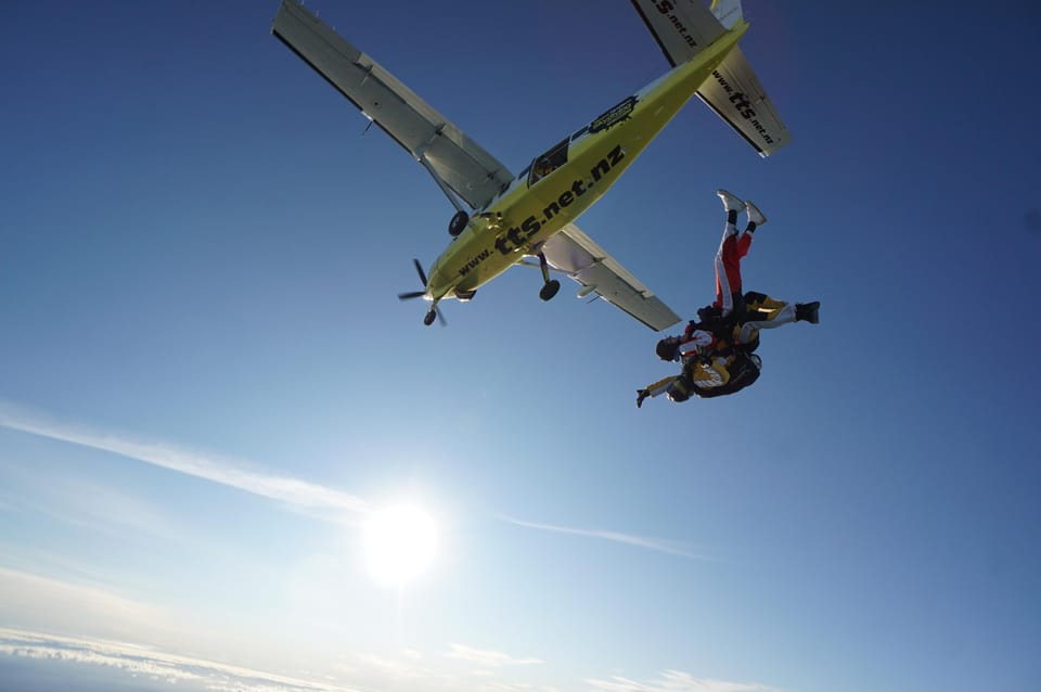 Tandem skydive Lake Taupo