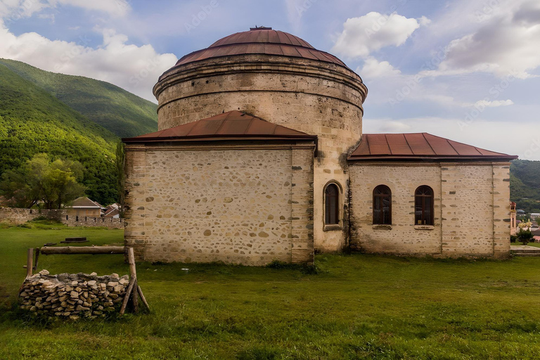 1-D para o norte de Sheki: Yayla, Oğuz e Xal-Xal.