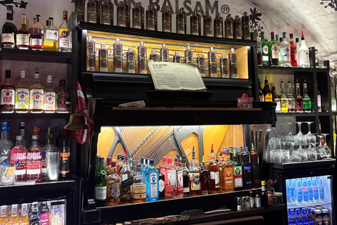Riga: 2 in 1 - Old Town Walking Tour & Pub Crawl