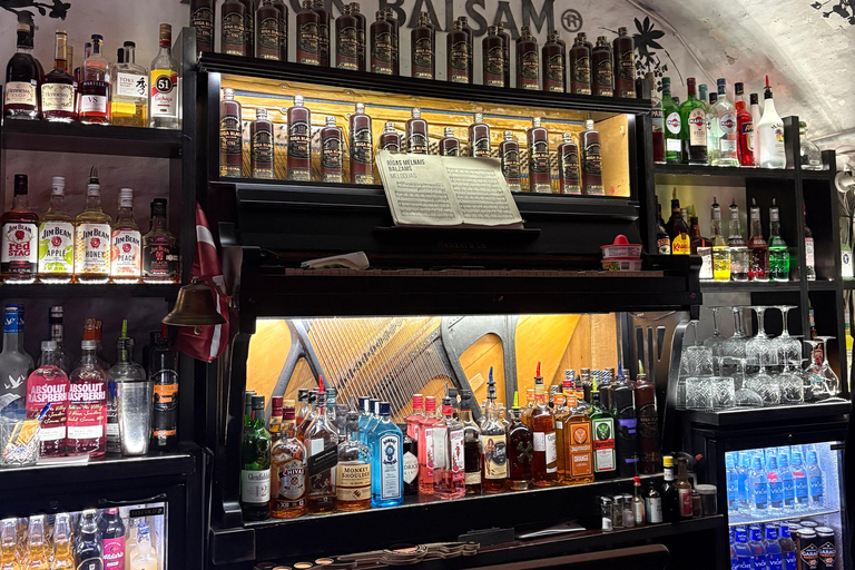 Riga: 2 in 1 - Old Town Walking Tour & Pub Crawl