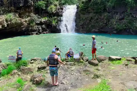 Oahu: Valley of Waimea Falls Swim & Hike with Lunch & Dole