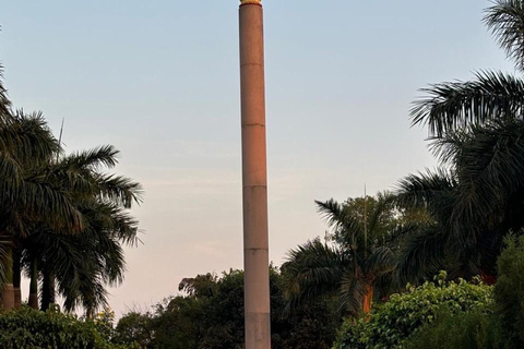 Mumbai: tour globale della Pagoda Vipassana con trasportoTour mondiale delle pagode Vipassana con trasporto incluso