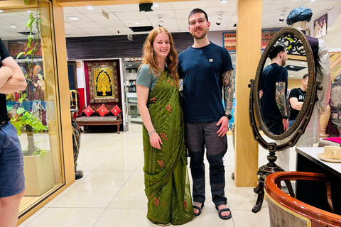 Delhi: Guided Shopping Tour Experience with Female Expert Exclusive Full-Day Shopping Tour with Female Expert Guide