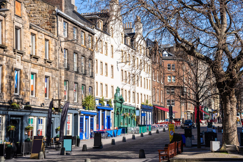 Greyfriars Kirkyard and Edinburgh Castle Private Guided Tour 5-hour: Greyfriars Kirkyard, Edinburgh Castle & Transport