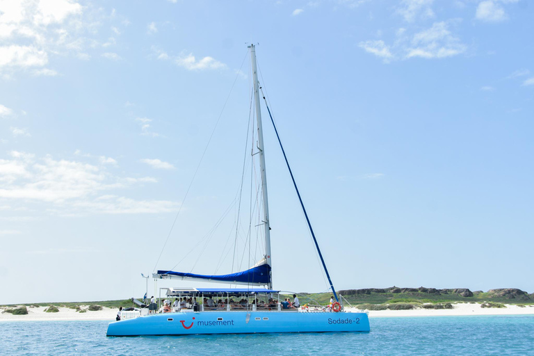 Boa Vista Catamaran Tour: All Inclusive Bay CruiseAdults Only - Boa Vista Catamaran Tour: All Inclusive