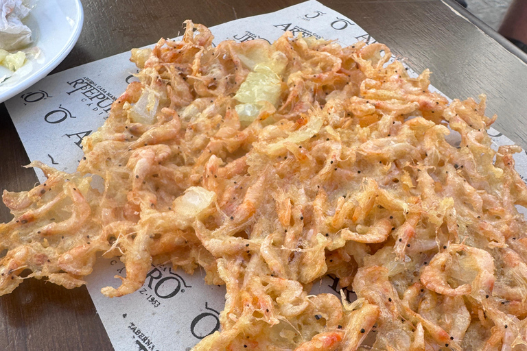 Cádiz: Walking Tour with Tapas and Drinks