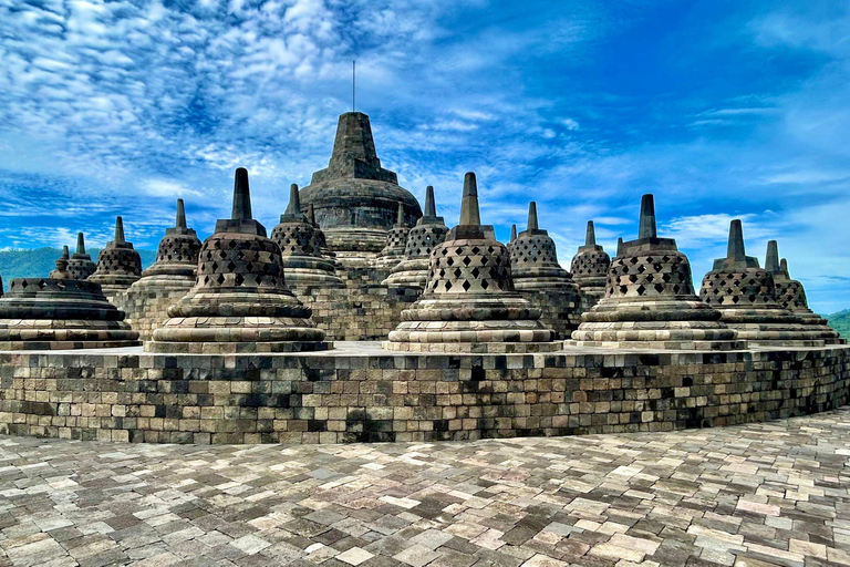 Yogyakarta: Borobudur Temple Climb-Up Tour with Guide Shared Borobudur Temple Climb-Up Tour NON TICKETS