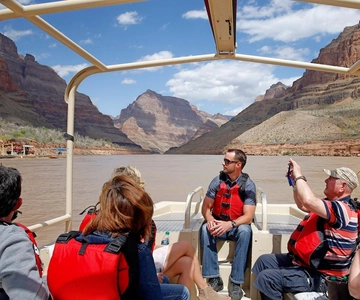 Vegas: Grand Canyon Airplane, Helicopter and Boat Tour