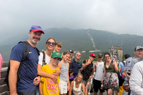 Beijing: Mutianyu Great Wall Shared 7-seat Van Tour & Ticket