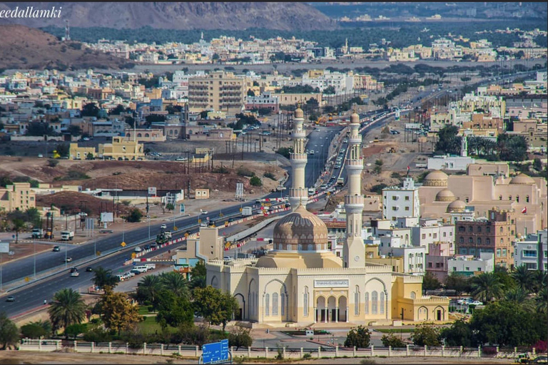 Tour privato di un giorno a Nakhal, Rustaq e alle sorgenti termali