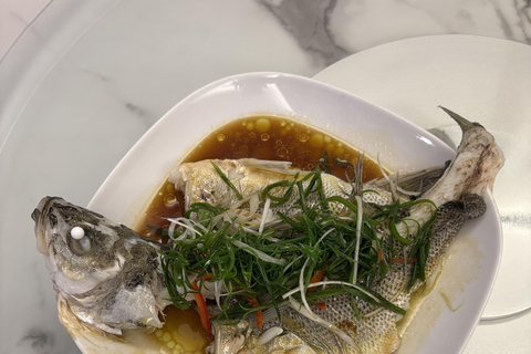 Hangzhou: Dine at Local Home with English Speaking Hosts