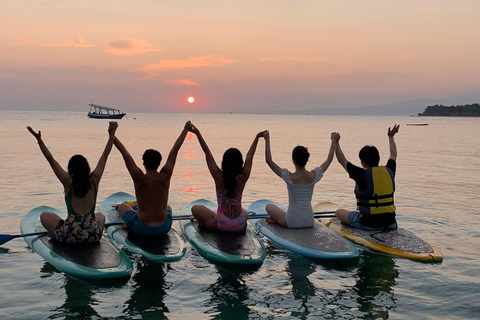 Gili Trawangan: Sunrise SUP Paddleboard Tour & Drone Photos Gili trawangan: Sunrise Stand-Up Paddle boarding or Tour