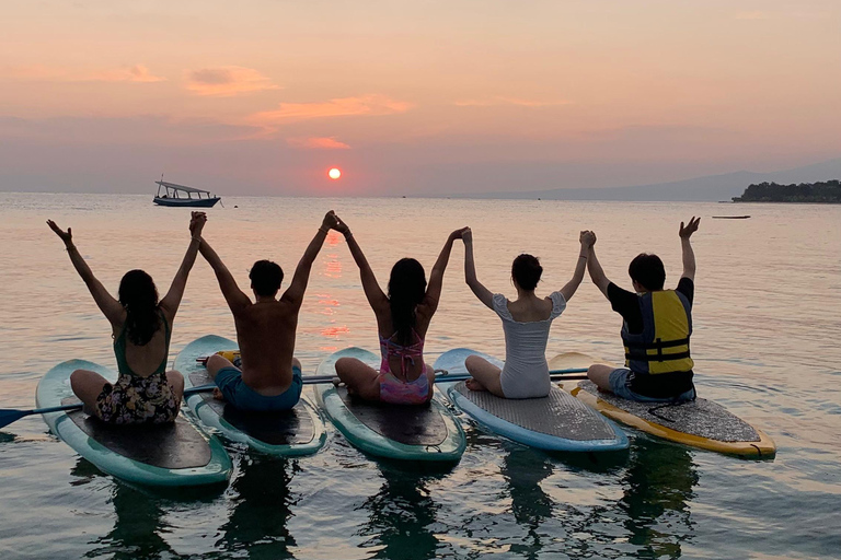 Gili Trawangan: Sunrise SUP Paddleboard Tour & Drone Photos Gili trawangan: Sunrise Stand-Up Paddle boarding or Tour