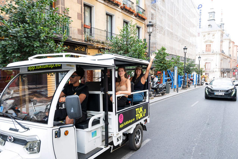 Madrid: Historische Tour im elektrischen TukTuk mit Audioguide und Geolokalisierung.