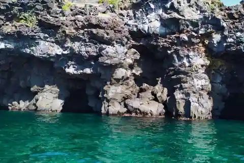 Aci Trezza: Cyclops Coast Boat Tour with Food and Swimming