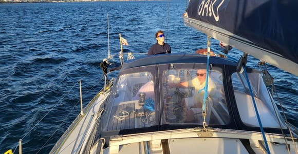 Halbtägig: Segeln, Schnorcheln und Stand-up-Paddle.