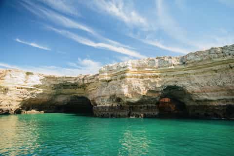 Albufeira: Passeio de Barco c/ Golfinhos e Grutas Marinhas