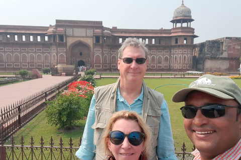 Taj Mahal und Red Fort am selben Tag vom Flughafen DelhiTour nur mit Transport und Guide