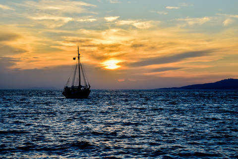 Caldera Santorini: crucero con cena y puesta de sol