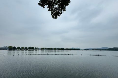 From Hangzhou: 5-Day Tour to Shanghai with Cruise & Lunches