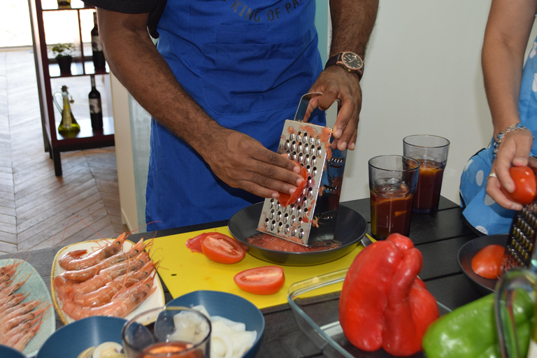 Madrid: Seafood Paella Masterclass Near Sol with Drinks Included