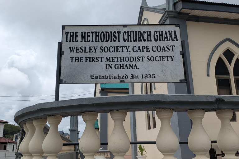 From Lagos: Ghana Castles & Kakum Park with Local Tour Guide