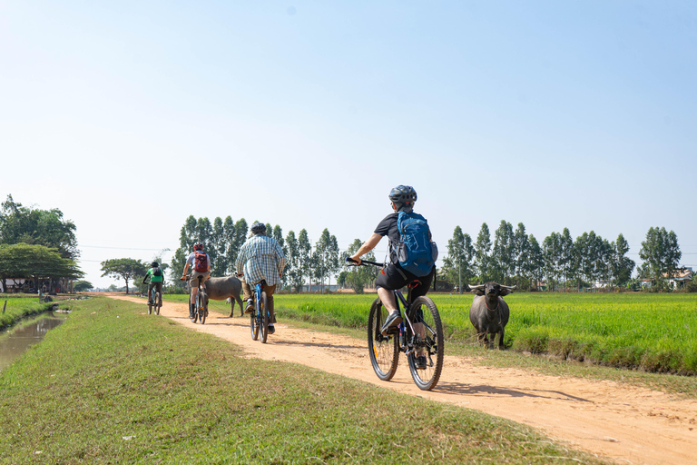 Siem Reap: Countryside Bike Tour & Evening Foodie Full-Day Haft Day: Evening Food Tour