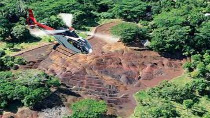 Mauritius: Maisemallinen helikopterilento ja hotellin kuljetukset.