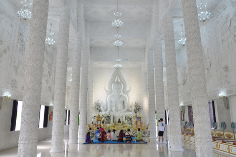 From Chiang Mai: Chiang Rai's Temples and Golden Triangle White Temple, Blue Temple, Wat Phra Keaw and Golden Triangle