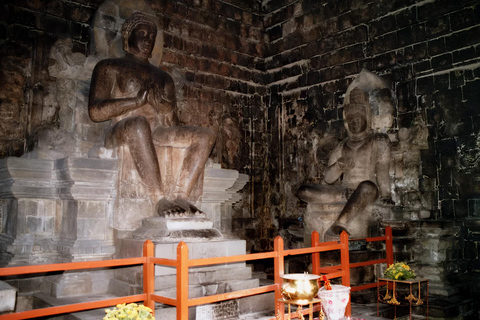Yogyakarta: Hiking Nature Waterfall & Temples Tour Yogyakarta: Siluwok Waterfall & Temples Tour