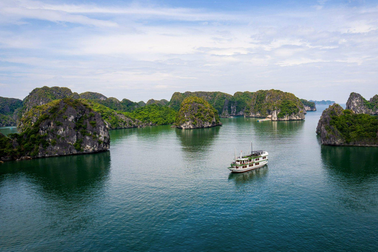 Ninh Binh : Croisière commentée dans la baie de Lan Ha - tour à vélo, kayak, repas