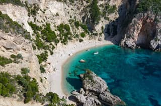 Corfú: paseo en barco por las cuevas azules de Paleokastritsa y playas ocultas