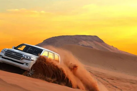 Doha: Safari nel deserto di mezza giornata, giro in cammello e corsa sulle dune in 4x4
