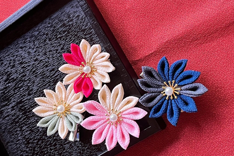 Kanazawa: Kimono Dressing & City Stroll Experience Ticket | Yukata Experience Course