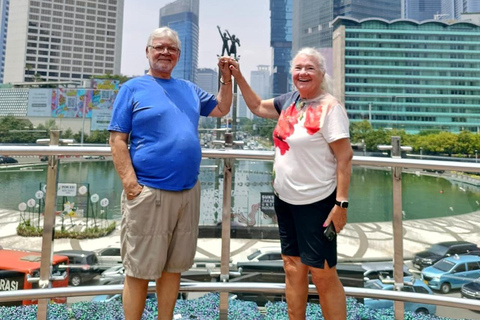 Tour turístico de medio día por la ciudad moderna y el casco antiguo de Yakarta