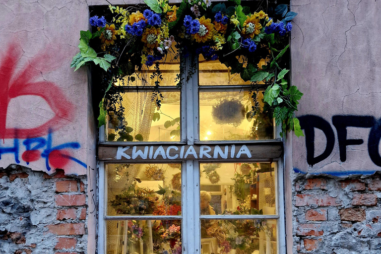 Krakow: Private walking tour on the trail of street art