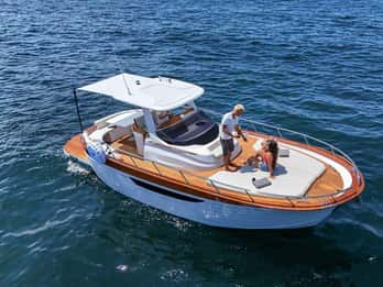 Lake Garda: Luxury Boat Tour
