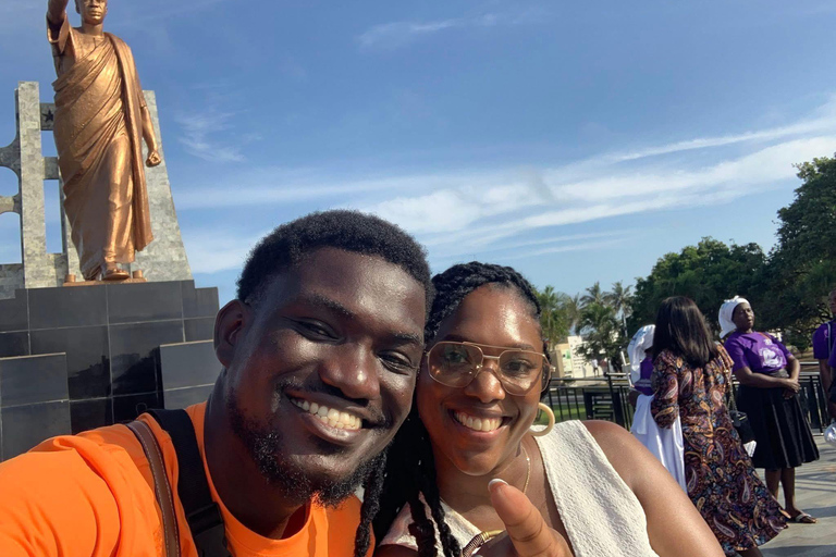 Accra: 2-Day Cape Coast and Nature Tour with Guide