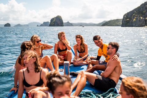 El Nido: Excursión social de isla en isla A con fotógrafo